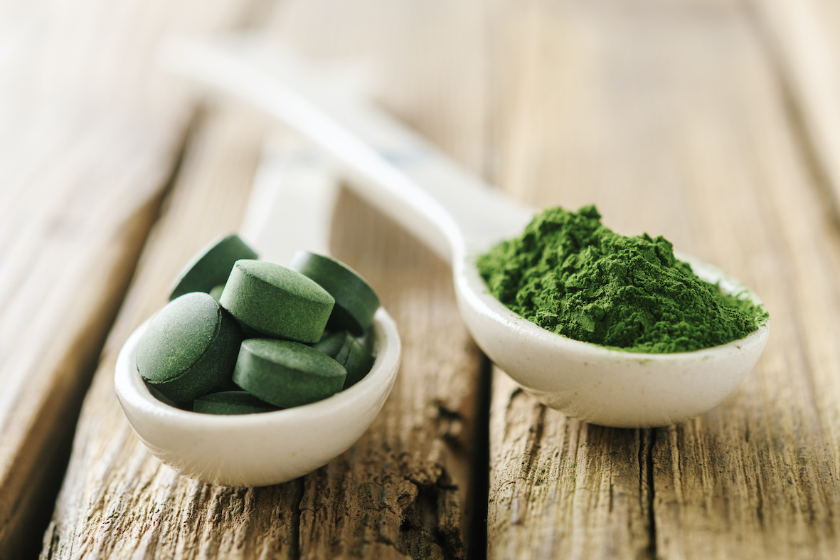 Chlorella en spirulina supplementen